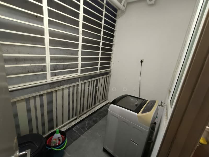 Servis Apartment untuk Disewa di The Loft @ ZetaPark - Jeff Ooi - Balcony - PropertyGuru.com.my