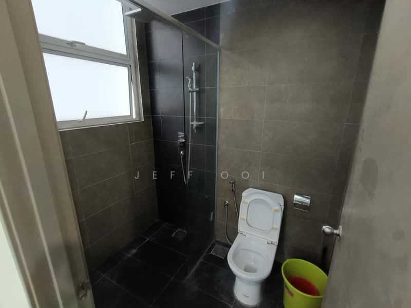 Servis Apartment untuk Disewa di The Loft @ ZetaPark - Jeff Ooi - Bathroom - PropertyGuru.com.my