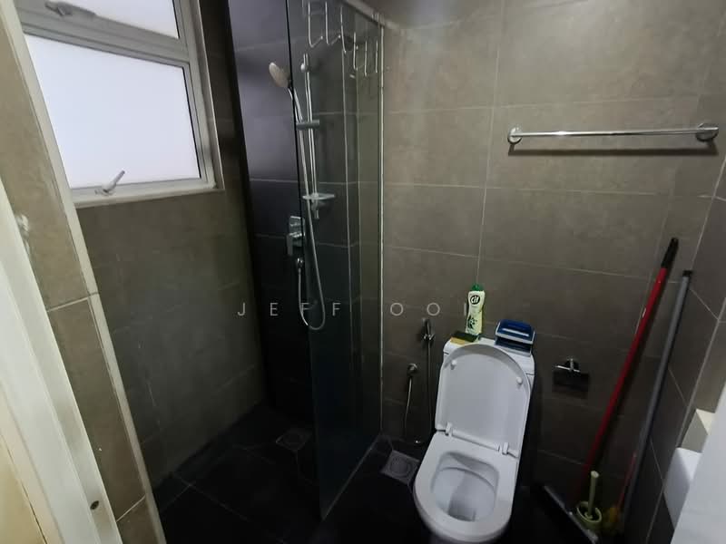 Servis Apartment untuk Disewa di The Loft @ ZetaPark - Jeff Ooi - Bathroom - PropertyGuru.com.my