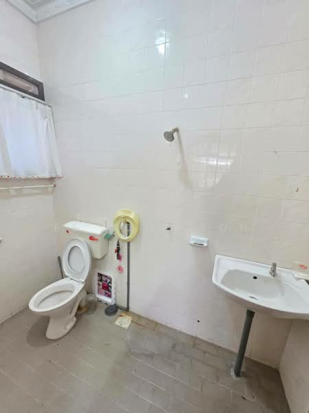 Rumah Teres 1 Tingkat untuk Dijual di Taman Skudai Baru (Skudai) - Ee Fong Toh - Bathroom - PropertyGuru.com.my