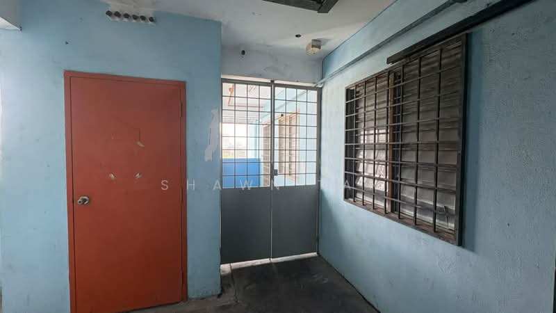 Pangsapuri untuk Dijual di Apartment Sri Rakyat - Shawn Tan - Entrance - PropertyGuru.com.my