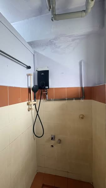 Pangsapuri untuk Dijual di Apartment Sri Rakyat - Shawn Tan - Bathroom - PropertyGuru.com.my