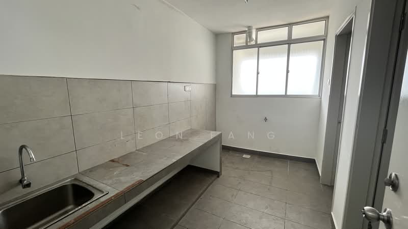 Kediaman Servis untuk Disewa di Residensi Sutera 7 - Leon Fang - Kitchen - PropertyGuru.com.my