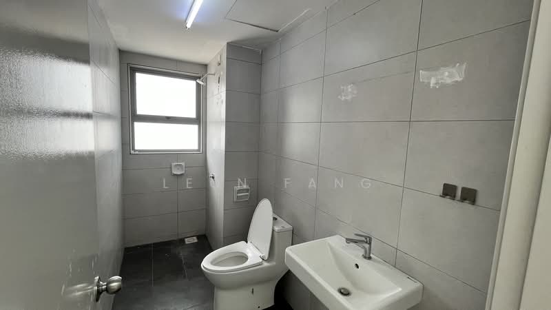 Kediaman Servis untuk Disewa di Residensi Sutera 7 - Leon Fang - Bathroom - PropertyGuru.com.my