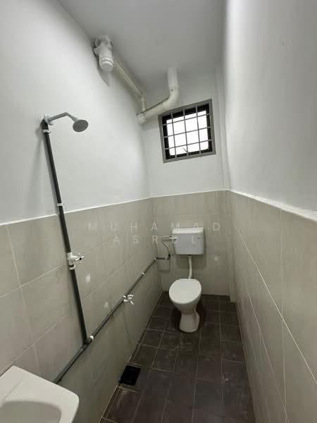 Tanah Kediaman untuk Dijual di Taman Seri Damansara (Pekan Nanas) - Muhamad Asrul - Bathroom - PropertyGuru.com.my