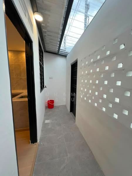 2-storey Terraced House for Sale in Bandar Putra (Kulai) - Muhamad Asrul - Corridor - PropertyGuru.com.my