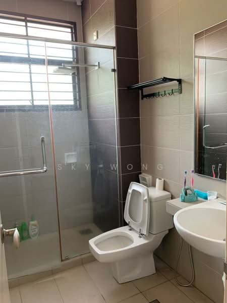 Rumah Teres untuk Dijual di Bandar Puteri Puchong (Puchong) - Sky Wong - Bathroom - PropertyGuru.com.my