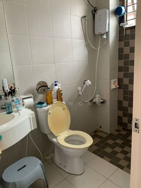 Rumah Teres untuk Dijual di Bandar Puteri Puchong (Puchong) - Sky Wong - Bathroom - PropertyGuru.com.my