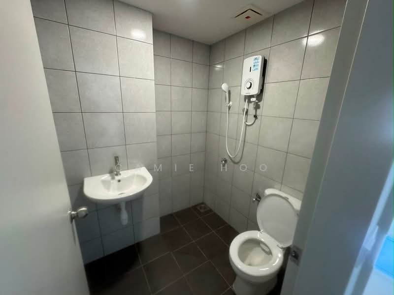 Service Residence for Sale at Hana @ Eco Ardence - Camie Hoo - Bathroom - PropertyGuru.com.my
