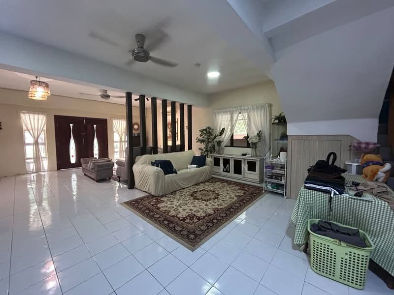 2-storey Terraced House for Sale in Subang Bestari (Shah Alam) - Muin Mn - Living Room - PropertyGuru.com.my