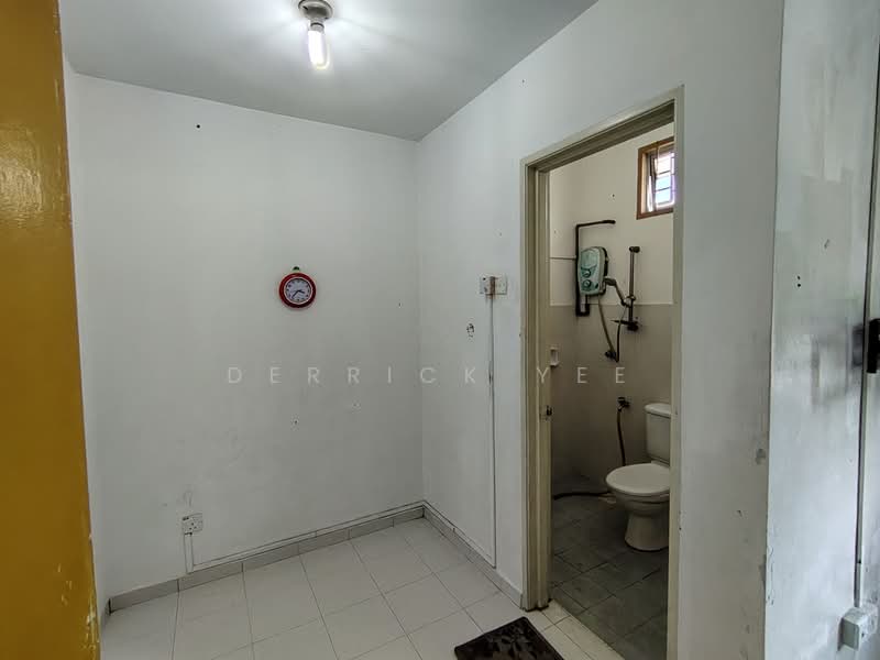 Rumah Kluster untuk Disewa di Taman Tasik Utama (Bukit Katil) - Derrick Yee - Bathroom - PropertyGuru.com.my