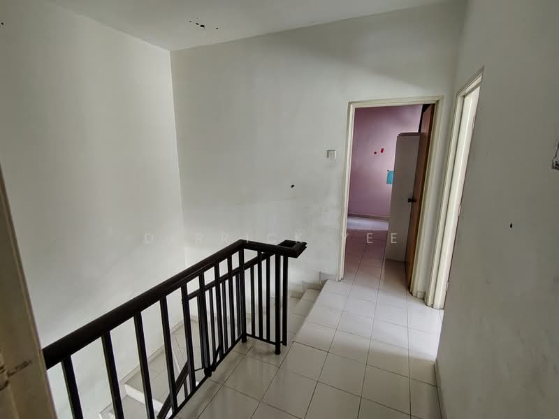 Rumah Kluster untuk Disewa di Taman Tasik Utama (Bukit Katil) - Derrick Yee - Corridor - PropertyGuru.com.my