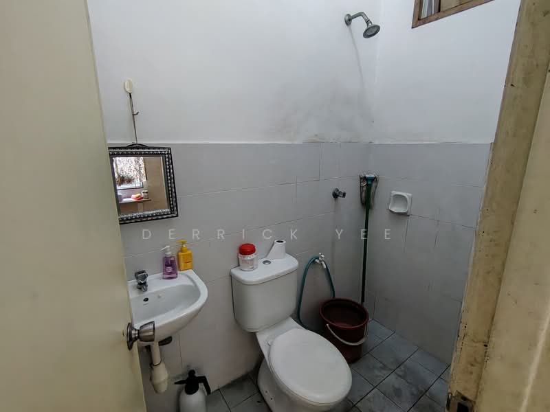 Rumah Kluster untuk Disewa di Taman Tasik Utama (Bukit Katil) - Derrick Yee - Bathroom - PropertyGuru.com.my
