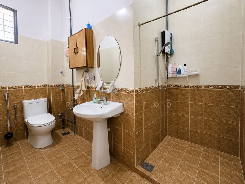 Rumah Teres 2 Tingkat untuk Dijual di Usj 11 (Subang Jaya) - Rachel Too - Bathroom - PropertyGuru.com.my