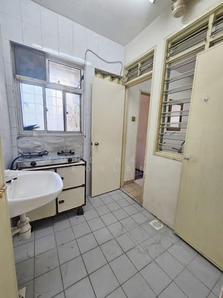 Apartment for Sale at Pangsapuri Suria - Mohd Nazri Roslan - PropertyGuru.com.my