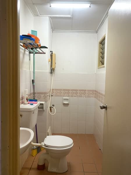 Terraced House for Sale in Bandar Kinrara Seksyen 5 (Bandar Kinrara) - Sky Wong - Bathroom - PropertyGuru.com.my