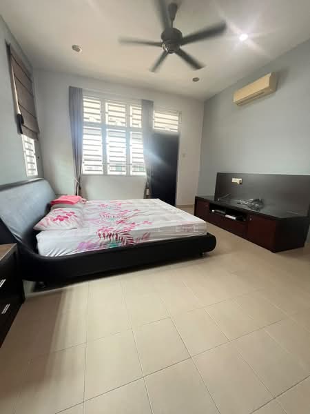 Semi-Detached House for Sale in Taman Selayang (Butterworth) - SH Lee - Bedroom - PropertyGuru.com.my