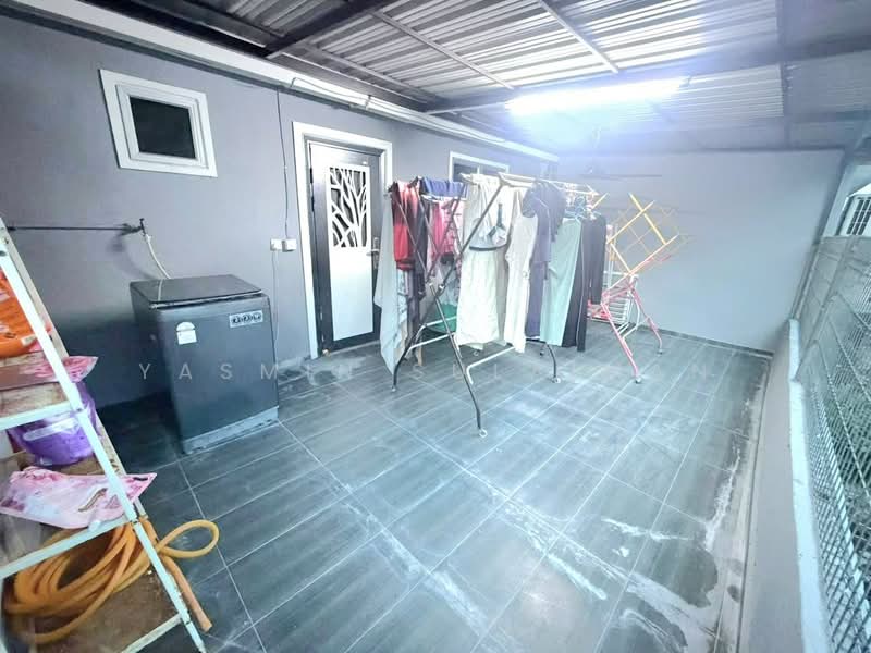 Rumah Teres untuk Dijual di Taman Seri Sementa (Kapar) - Yasmin Sulaiman - Balcony - PropertyGuru.com.my