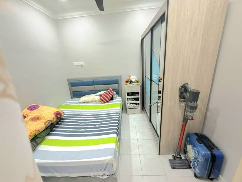 Rumah Teres untuk Dijual di Taman Seri Sementa (Kapar) - Yasmin Sulaiman - Bedroom - PropertyGuru.com.my