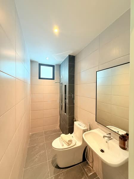 Condominium for Sale at D’Hazelton - NURULISMA HANIS - Bathroom - PropertyGuru.com.my