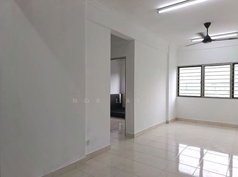 Apartment for Sale at Suria Ixora - Nor Laili - Living Room - PropertyGuru.com.my