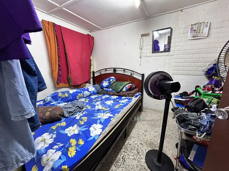 2-storey Terraced House for Sale in Taman Pelangi (Johor Bahru) - Daniel Yong - Bedroom - PropertyGuru.com.my