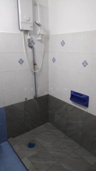 Condominium for Rent at Vista Komanwel C - Yee Yew Kho - Bathroom - PropertyGuru.com.my