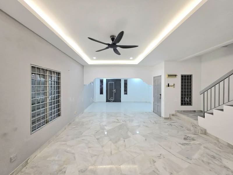 Rumah Teres 2 Tingkat untuk Dijual di Bandar Tasik Puteri (Rawang) - Yasmin Sulaiman - Living Room - PropertyGuru.com.my