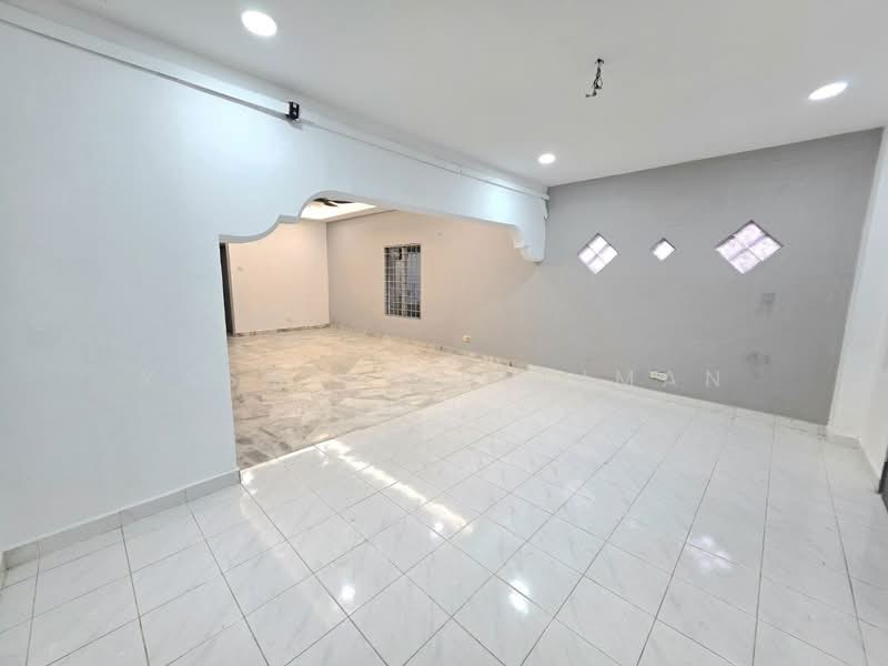 Rumah Teres 2 Tingkat untuk Dijual di Bandar Tasik Puteri (Rawang) - Yasmin Sulaiman - Living Room - PropertyGuru.com.my