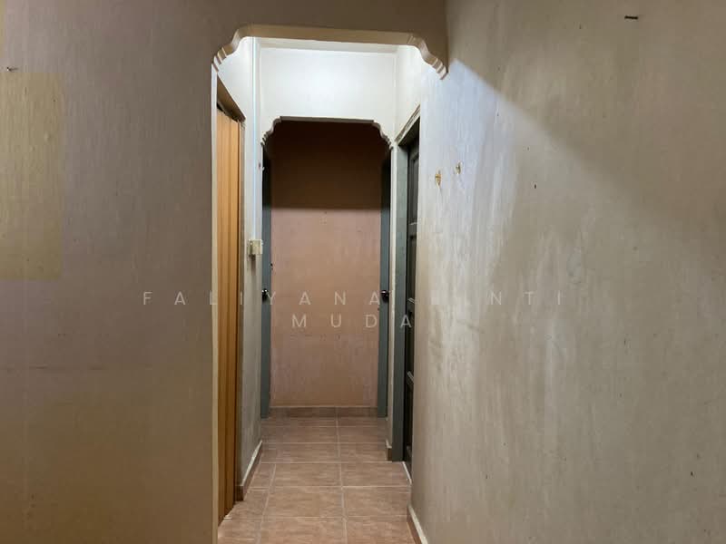 Flat for Sale at Pangsapuri Sri Meranti - Faliyana binti Muda - PropertyGuru.com.my