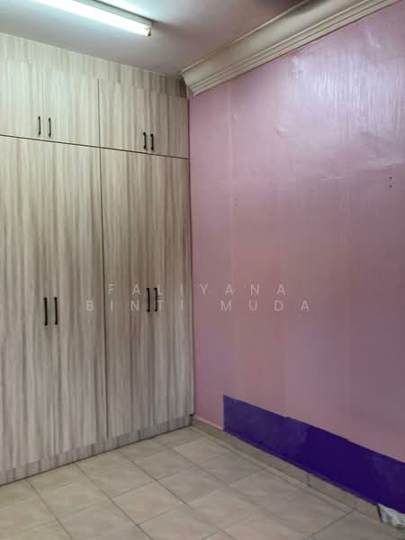 Flat for Sale at Pangsapuri Sri Meranti - Faliyana binti Muda - PropertyGuru.com.my