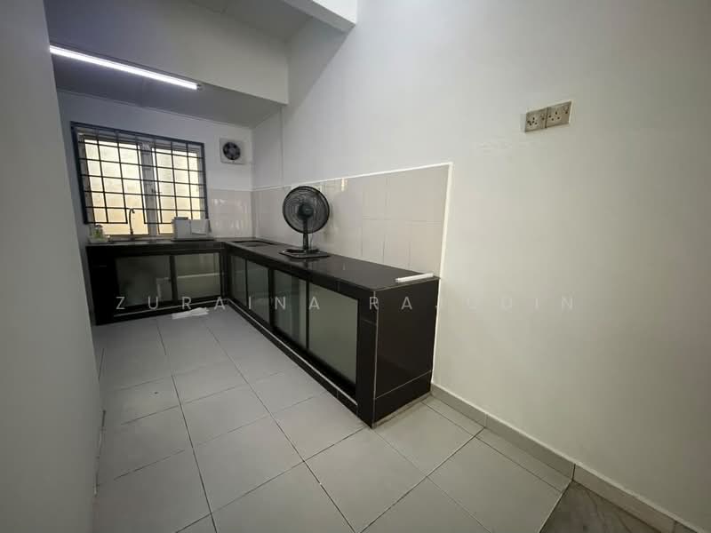 Rumah Teres 2 Tingkat untuk Dijual di Taman Sri Gombak (Gombak) - Zuraina Rajudin - Kitchen - PropertyGuru.com.my