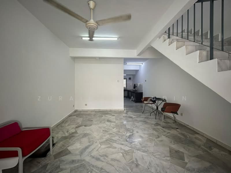 Rumah Teres 2 Tingkat untuk Dijual di Taman Sri Gombak (Gombak) - Zuraina Rajudin - Living Room - PropertyGuru.com.my