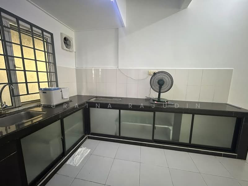 Rumah Teres 2 Tingkat untuk Dijual di Taman Sri Gombak (Gombak) - Zuraina Rajudin - Kitchen - PropertyGuru.com.my