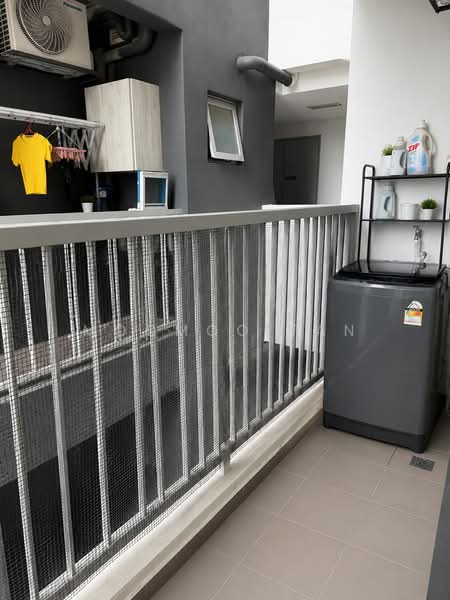Kondominium untuk Disewa di The Edge Residence - Moomoo Tan - Balcony - PropertyGuru.com.my
