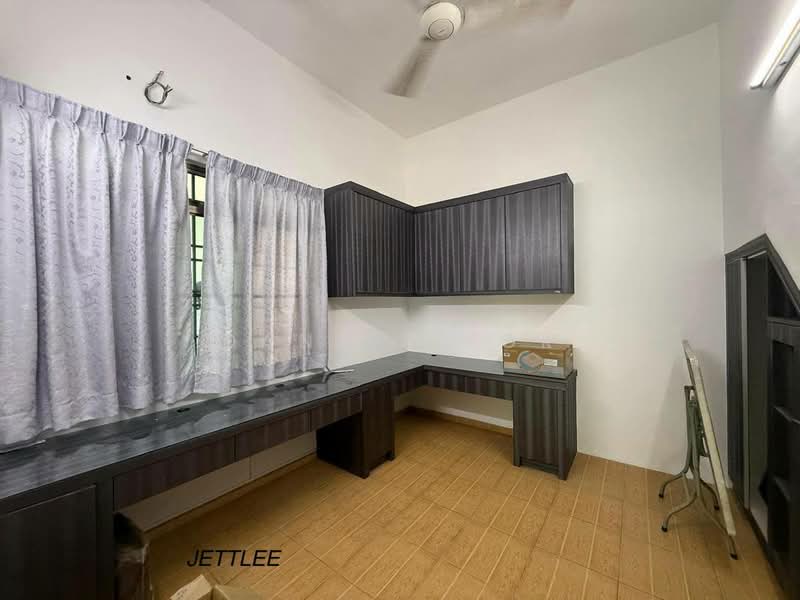 Rumah Berkembar untuk Dijual di Taman Saga 2 (Klang) - Daniel Kok - Study - PropertyGuru.com.my
