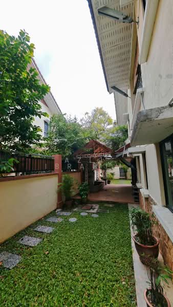 Rumah Berkembar untuk Dijual di Seksyen 9 (Bangi) - Azli Ibrahim - Exterior - PropertyGuru.com.my