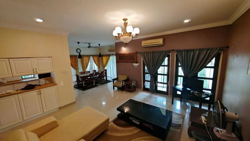 Rumah Berkembar untuk Dijual di Seksyen 9 (Bangi) - Azli Ibrahim - Living Room - PropertyGuru.com.my