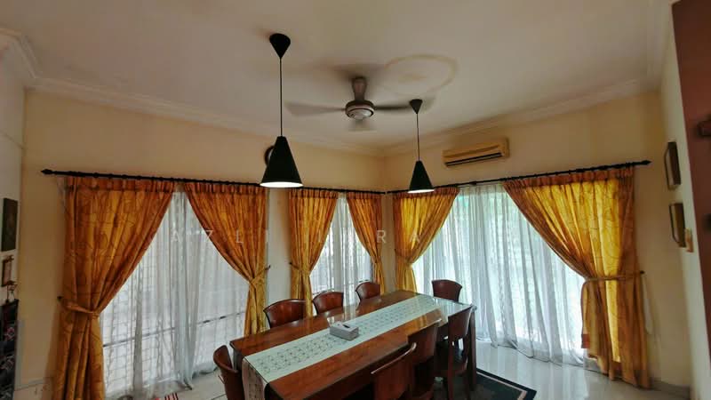 Rumah Berkembar untuk Dijual di Seksyen 9 (Bangi) - Azli Ibrahim - Dining Room - PropertyGuru.com.my