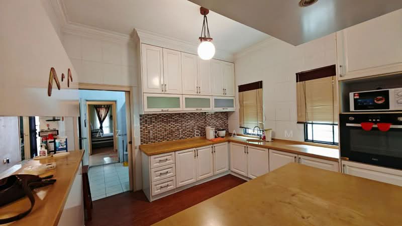 Rumah Berkembar untuk Dijual di Seksyen 9 (Bangi) - Azli Ibrahim - Kitchen - PropertyGuru.com.my