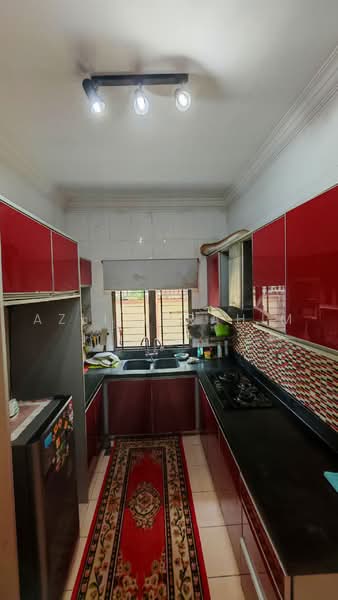 Rumah Berkembar untuk Dijual di Seksyen 9 (Bangi) - Azli Ibrahim - Kitchen - PropertyGuru.com.my