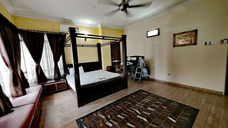 Rumah Berkembar untuk Dijual di Seksyen 9 (Bangi) - Azli Ibrahim - Bedroom - PropertyGuru.com.my