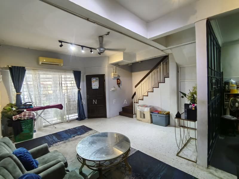Rumah Teres 2 Tingkat untuk Dijual di Bukit Sentosa (Rawang) - Zann Fauzan - Living Room - PropertyGuru.com.my