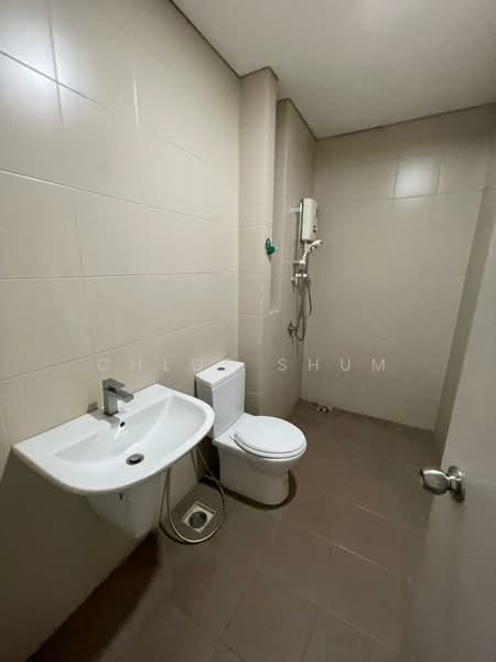 Service Residence for Sale at i-SOHO @ i-City - Chloe Shum - Bathroom - PropertyGuru.com.my