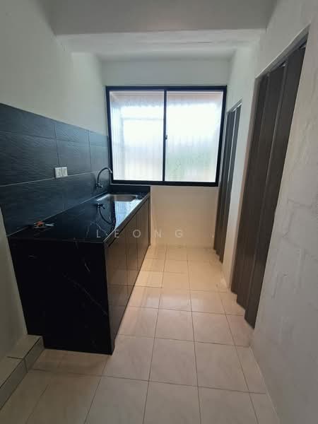 Flat for Sale at Taman Sungai Batu - Leong . - Kitchen - PropertyGuru.com.my