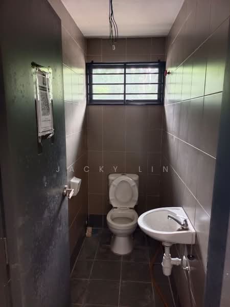 Factory for Sale in Teluk Panglima Garang (Banting) - Jacky Lin - Bathroom - PropertyGuru.com.my