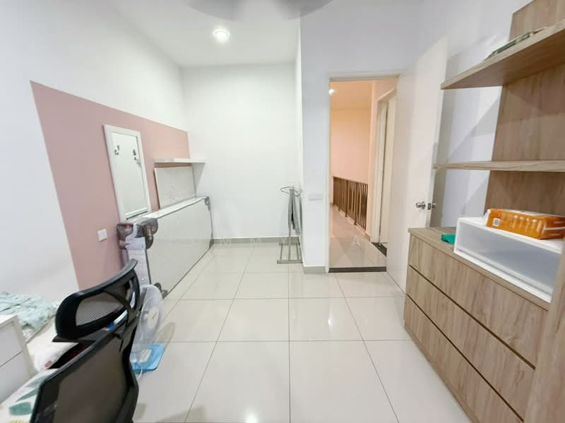 Rumah Teres 2-Tingkat untuk Dijual di Taman Eco Cascadia (Tebrau) - Tommy Tai - Corridor - PropertyGuru.com.my