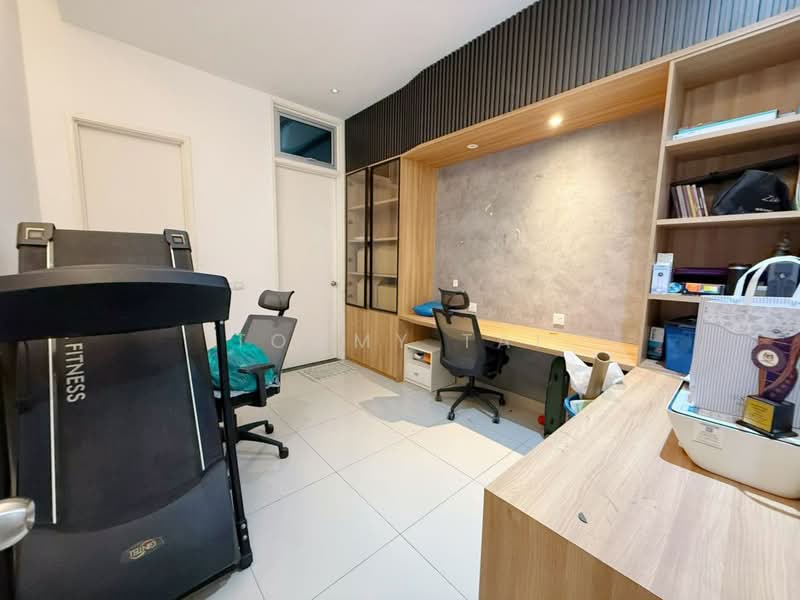 Rumah Teres 2-Tingkat untuk Dijual di Taman Eco Cascadia (Tebrau) - Tommy Tai - Study - PropertyGuru.com.my
