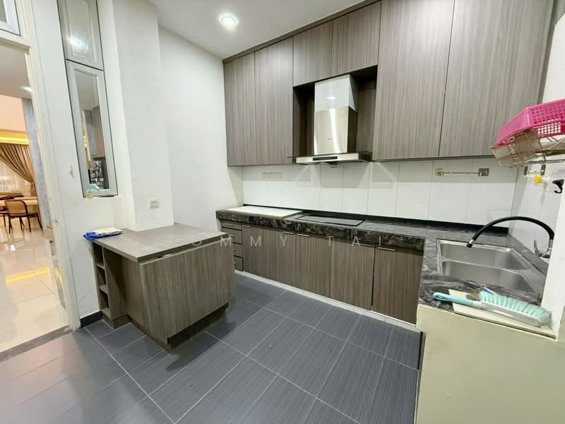 Rumah Teres 2-Tingkat untuk Dijual di Taman Eco Cascadia (Tebrau) - Tommy Tai - Kitchen - PropertyGuru.com.my