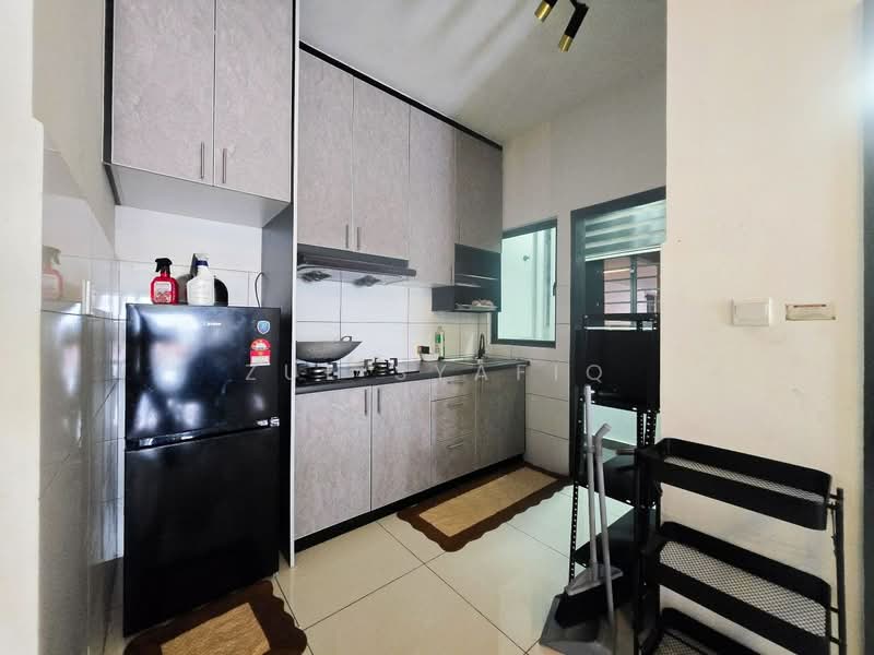 Condominium for Sale at The Holmes 2 - Zul Syafiq - Kitchen - PropertyGuru.com.my